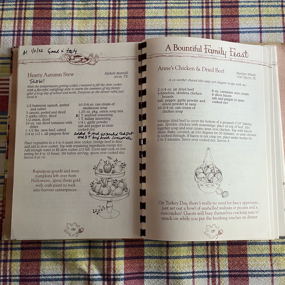 Gooseberry Patch Autumn with Family and Friends Cookbook - Picture 6 of 6
